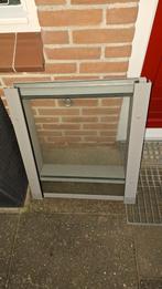 Aluminium grijs Kozijn, met glas. H64xB55cm, Doe-het-zelf en Verbouw, Kozijnen en Schuifpuien, Ophalen of Verzenden, Zo goed als nieuw