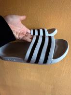 Adidas Badslippers 38 / 39, Ophalen of Verzenden, Zo goed als nieuw, Sneakers of Gympen