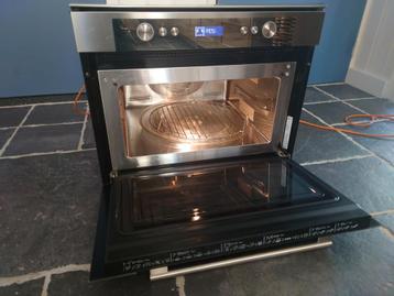 Zeer mooie Bauknecht EMCHE 8144 Combi-magnetron/oven beschikbaar voor biedingen