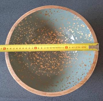 Schaal of kom Mango hout beschikbaar voor biedingen