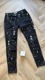 Als nieuw: zwart verf print Sandro jeans broek maat XS 34 36, Kleding | Dames, Spijkerbroeken en Jeans, Ophalen of Verzenden, W27 (confectie 34) of kleiner