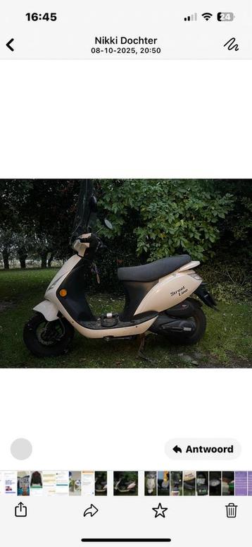 BTC creme 25 km scooter beschikbaar voor biedingen
