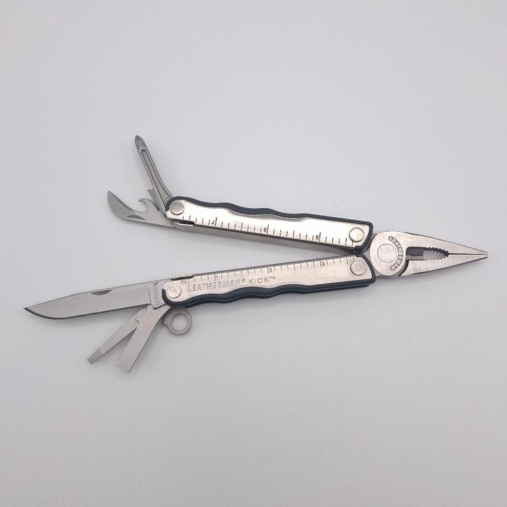Leatherman Kick multitool, Caravans en Kamperen, Kampeergereedschap, Zo goed als nieuw, Ophalen of Verzenden