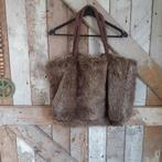 Schoudertas imitatie bont, Sieraden, Tassen en Uiterlijk, Tassen | Damestassen, Ophalen of Verzenden, Zo goed als nieuw, Beige