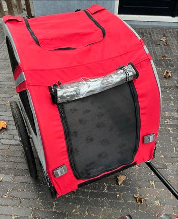 Hondenfietskar  rood, gebruikt beschikbaar voor biedingen