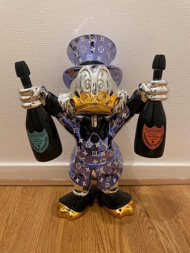 Dagobert Duck beeld Louis Vuitton Dom Pérignon certificaat, Verzamelen, Disney, Nieuw, Beeldje of Figuurtje, Donald Duck, Ophalen of Verzenden