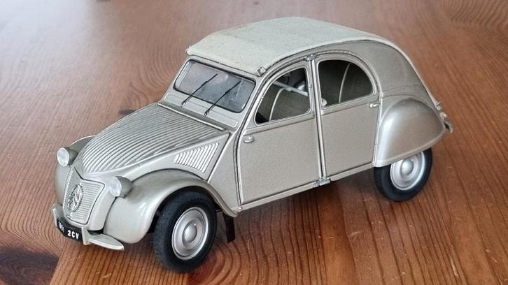 Franklin Mint Citroën 2CV 1/24, Hobby en Vrije tijd, Modelauto's | 1:24, Zo goed als nieuw, Auto, Overige merken, Ophalen of Verzenden