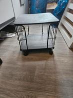 Leuk tafeltje op wieltjes, Huis en Inrichting, Tafels | Bijzettafels, Minder dan 45 cm, Minder dan 55 cm, Gebruikt, Vierkant