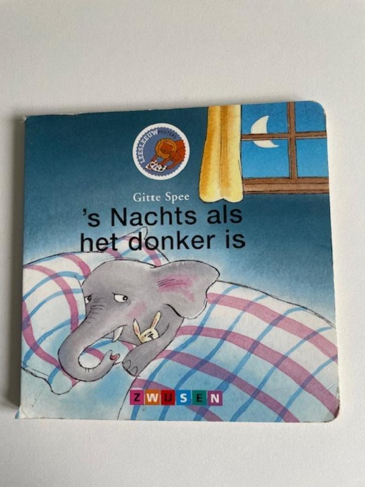 s Nachts als het donker is. Gitte Spee. Leesleeuw 1999., Boeken, Kinderboeken | Baby's en Peuters, Zo goed als nieuw, Ophalen