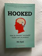 Hooked - Nir Eyal, Gelezen, E-commerce en Internet, Ophalen of Verzenden, Nir Eyal