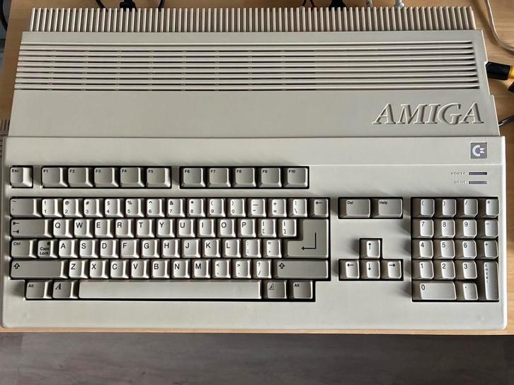 Amiga 500 + met 2mb chipram en kickstart 2.04, Computers en Software, Vintage Computers, Verzenden