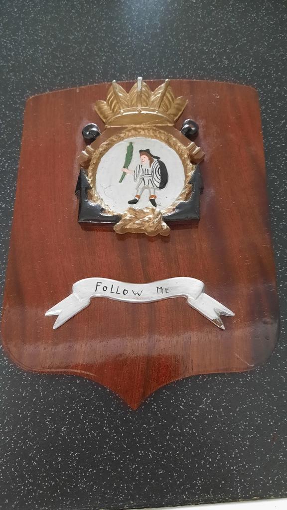 Militair Wapenbord 'Follow Me', Antiek en Kunst, Antiek | Woonaccessoires, Ophalen of Verzenden
