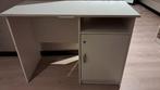 Klein bureau met gebruikerssporen, Ophalen, Gebruikt