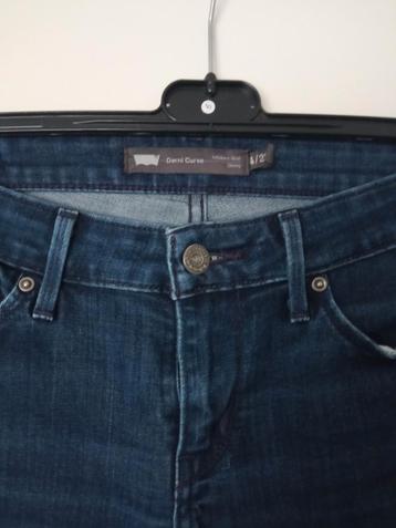 Levi's Jeans Red Tab model DemiCurve modern rise Mt 27 nieuw beschikbaar voor biedingen