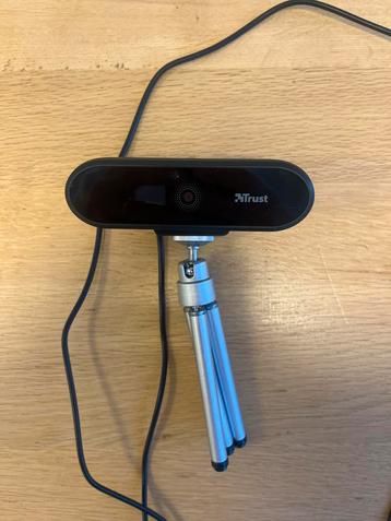 Trust Webcam met Tripod beschikbaar voor biedingen