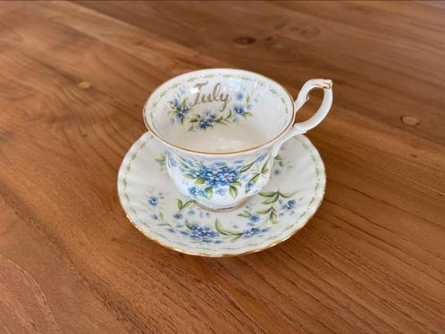 Royal Albert Koffie kop&schotel July, Verzamelen, Porselein, Kristal en Bestek, Zo goed als nieuw, Kop en/of schotel, Porselein