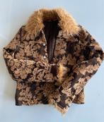 Gevoerd jacquard (carnavals) jasje, Ophalen, Gedragen, Carnaval