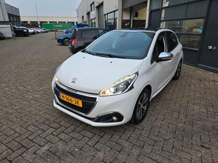 Peugeot 208 1.2 puretech /AIRCO / PANORAMADAK / FACELIFT, Auto's, Peugeot, Bedrijf, ABS, Airbags, Airconditioning, Alarm, Bluetooth