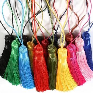 10x Creatieve kwastjes voor Oorbel/ Kaarten/ Bladwijzers etc beschikbaar voor biedingen