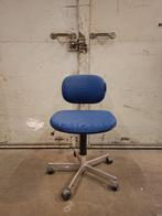 Design bureaustoel Fritz Hansen Kevi 1990 blauw, Huis en Inrichting, Bureaustoelen, Ophalen, Gebruikt, Blauw, Bureaustoel