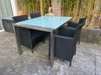 KOOPJE: RVS tafel met glazen blad en 4 wicker tuinstoelen, Tuin en Terras, Tuinsets en Loungesets, Ophalen, 4 zitplaatsen, Gebruikt