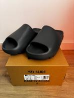 adidas Yeezy Slide Slate Marine 43, Kleding | Heren, Schoenen, Slippers, Overige kleuren, Verzenden, Nieuw