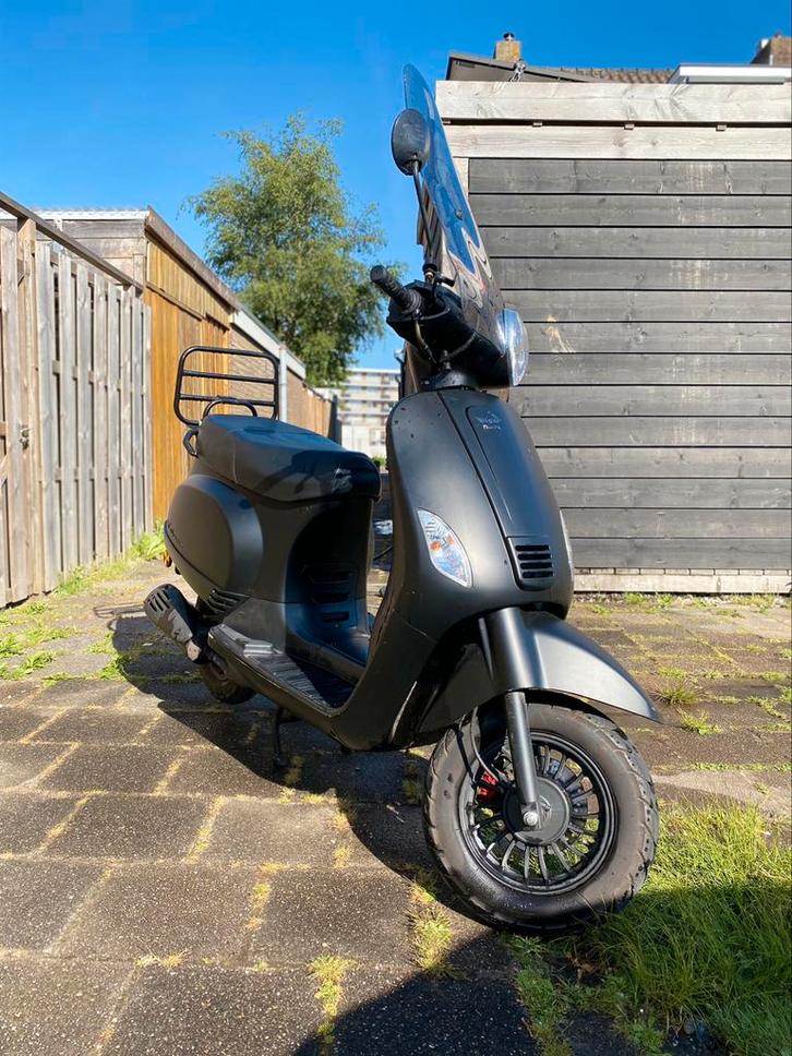 Snorscooter, Fietsen en Brommers, Snorfietsen en Snorscooters, Zo goed als nieuw, Overige merken, Benzine, Ophalen of Verzenden