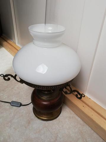 Brocante Lamp incl.lamp beschikbaar voor biedingen
