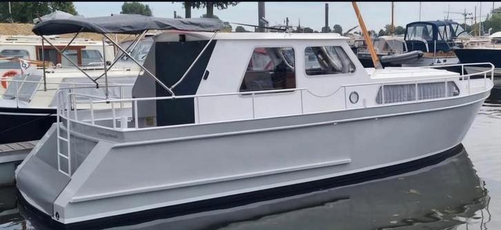 Prachtige salon kruiser! 10.2x3, Watersport en Boten, Motorboten en Motorjachten, Zo goed als nieuw, Staal, Diesel, 50 pk of meer