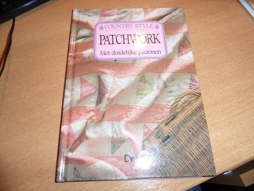 Country Style - PATCHWORKS (met duidelijke patronen), Boeken, Hobby en Vrije tijd, Zo goed als nieuw, Borduren en Naaien, Ophalen of Verzenden
