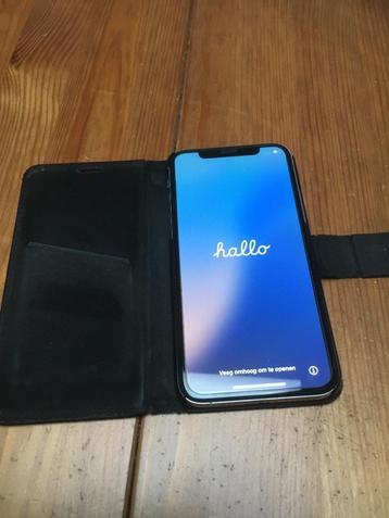 Iphone xs zeer nette staat,128gb, batterij 91%, leren hoesje beschikbaar voor biedingen