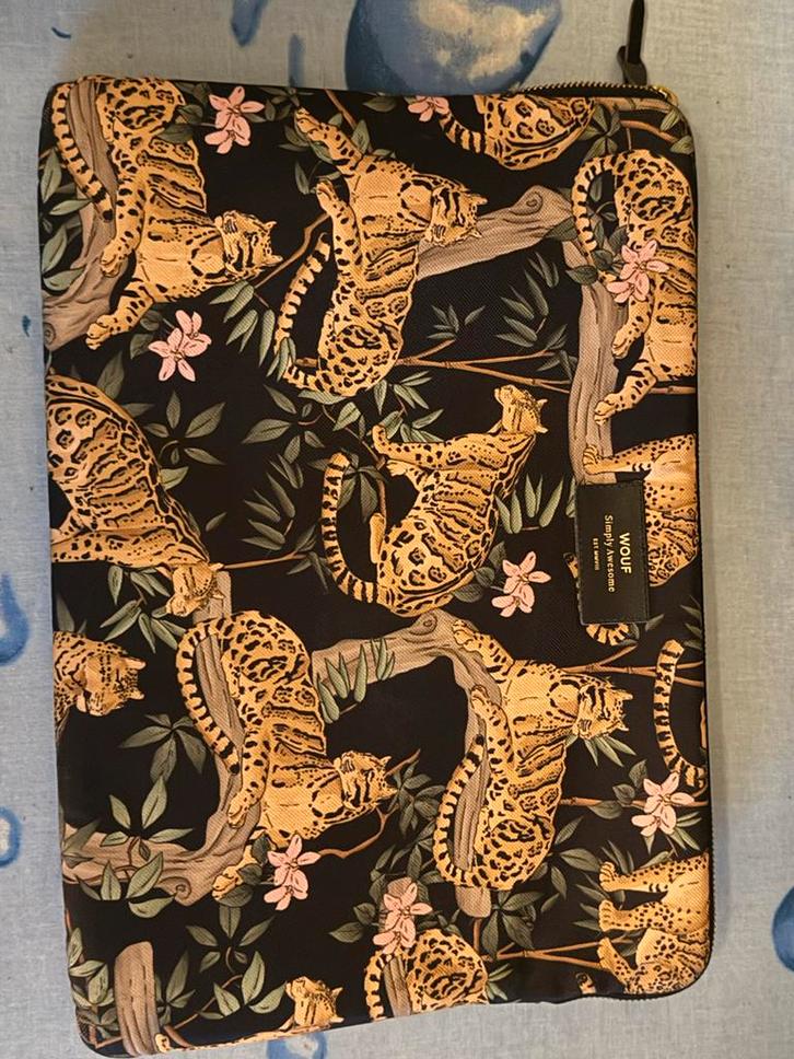 Wouf Laptophoes + Etui - Zo Goed Als Nieuw!, Computers en Software, Laptophoezen, Zo goed als nieuw, 13 inch, Ophalen of Verzenden