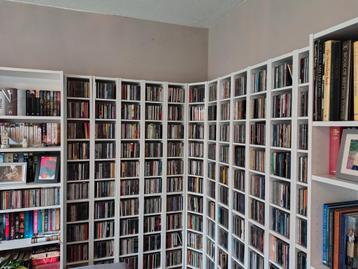 Cd kast wit 18 stuks / enkel ophalen  beschikbaar voor biedingen