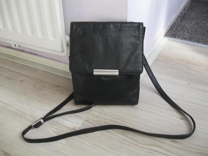 DISTING zwart leren schoudertasje vintage goede staat, Sieraden, Tassen en Uiterlijk, Tassen | Damestassen, Zo goed als nieuw