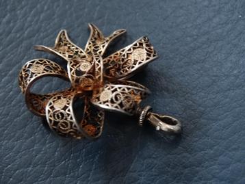 Antieke filigrein verguld zilveren broche voor zakhorloge beschikbaar voor biedingen