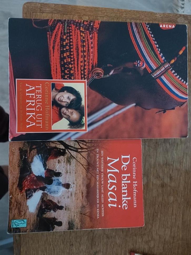 Corinne Hofmann - De blanke Masai + Terug uit Afrika, Boeken, Biografieën, Gelezen, Overige, Ophalen of Verzenden