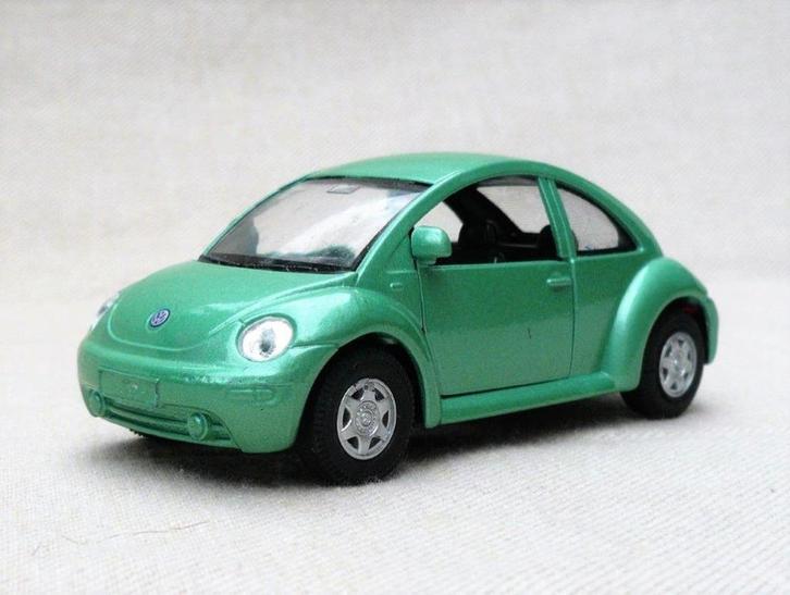 VW Volkswagen New Beetle 9748, schaal 1/38. Welly China., Hobby en Vrije tijd, Modelauto's | 1:43, Zo goed als nieuw, Auto, Overige merken