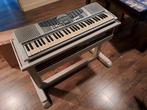 Keyboard Synthesizer met tafel, Muziek en Instrumenten, Synthesizers, Zo goed als nieuw, Ophalen