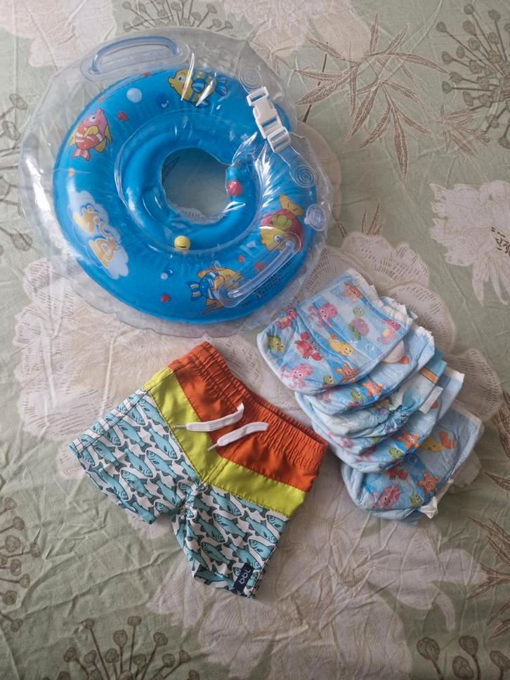 Zwempakketje maat 62/68, Kinderen en Baby's, Babykleding | Baby-zwemkleding, Zo goed als nieuw, Zwembroek, Maat 62, Jongetje, Ophalen of Verzenden