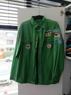 Groene scouting blouse met emblemen - maat 164, Kinderen en Baby's, Ophalen of Verzenden, Gebruikt, Jongen, Overhemd of Blouse
