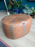 Vintage naaipoef / opbergpoef, Ophalen, Gebruikt, Ovaal, 50 tot 75 cm