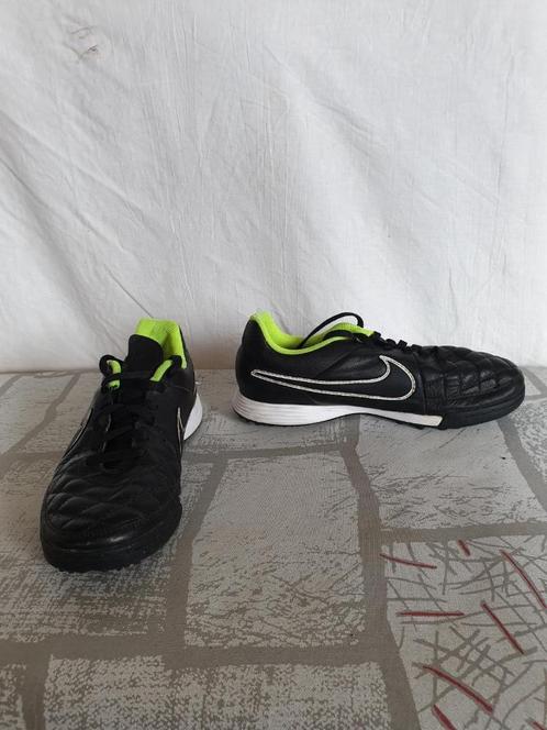Stoere zwarte sportschoenen. Mt 36,5.Merk NIKE, Kinderen en Baby's, Kinderkleding | Schoenen en Sokken, Zo goed als nieuw, Sportschoenen