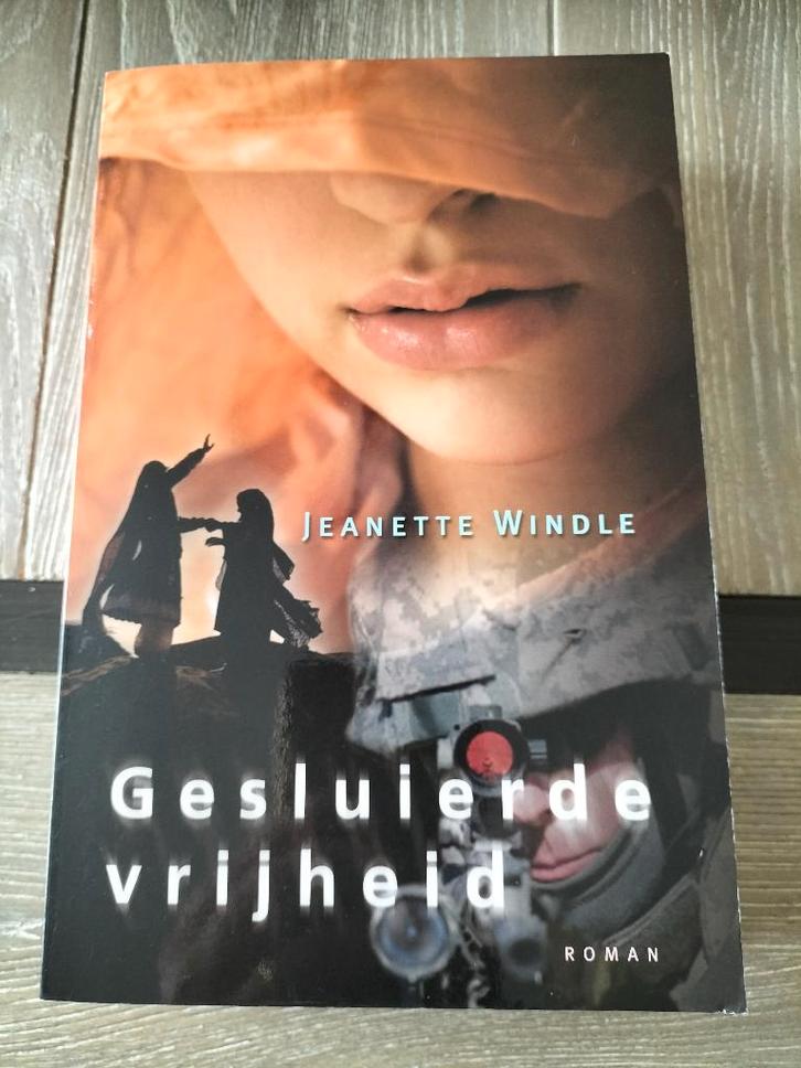 Jeanette Windle Gesluierde vrijheid, Boeken, Romans, Zo goed als nieuw, Wereld overig, Ophalen of Verzenden