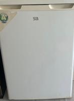 Mini fridge, Witgoed en Apparatuur, Vriezers en Diepvrieskisten, Ophalen of Verzenden, Zo goed als nieuw, Vrijstaand, Minder dan 60 cm