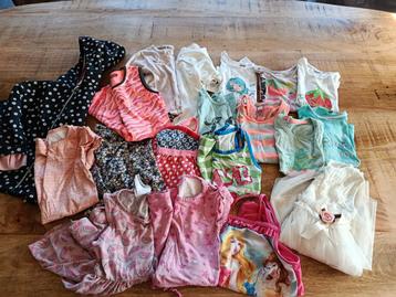 Kleding pakket 98/ 104 beschikbaar voor biedingen