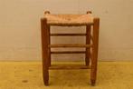 Houten kruk met rieten zitting 48243, Huis en Inrichting, Krukjes, Ophalen of Verzenden, Gebruikt, Hout