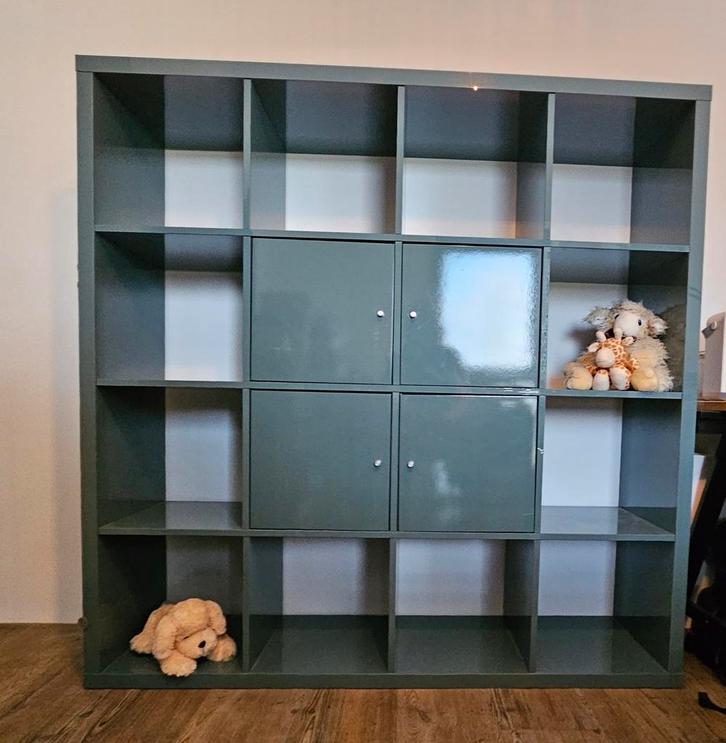 Ikea Kallax kasten 2 stuks met 4 deuren groen, Huis en Inrichting, Kasten | Boekenkasten, Gebruikt, 100 tot 150 cm, 100 tot 150 cm