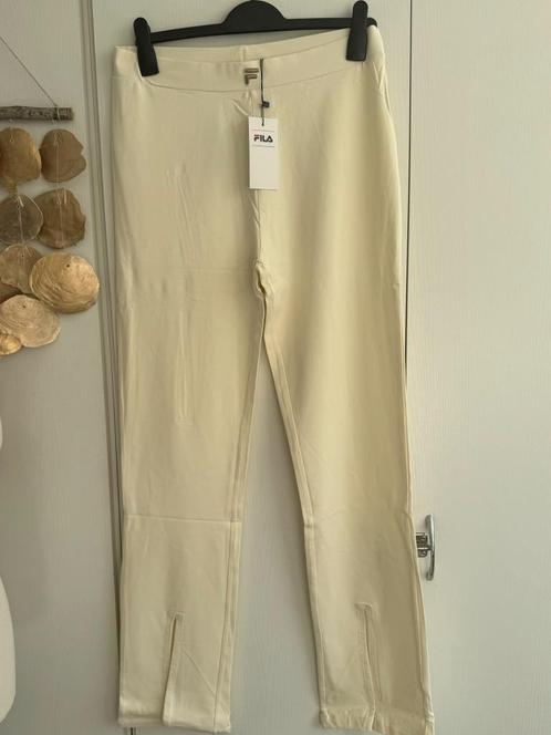 NIEUW > FILA Flair Broek met Split aan voorzijde / maat XL, Kleding | Dames, Broeken en Pantalons, Nieuw, Maat 46/48 (XL) of groter