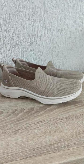 Nieuwe Skechers maat 38 beschikbaar voor biedingen