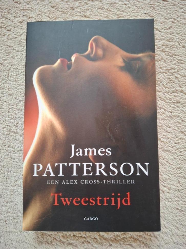 Tweestrijd, schrijver James Patterson, Boeken, Thrillers, Zo goed als nieuw, Ophalen of Verzenden